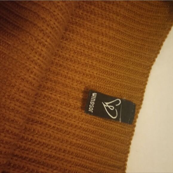 Windsor oversized dolman sleeve cold shoulder rust colored sweater - Picture 8 of 8